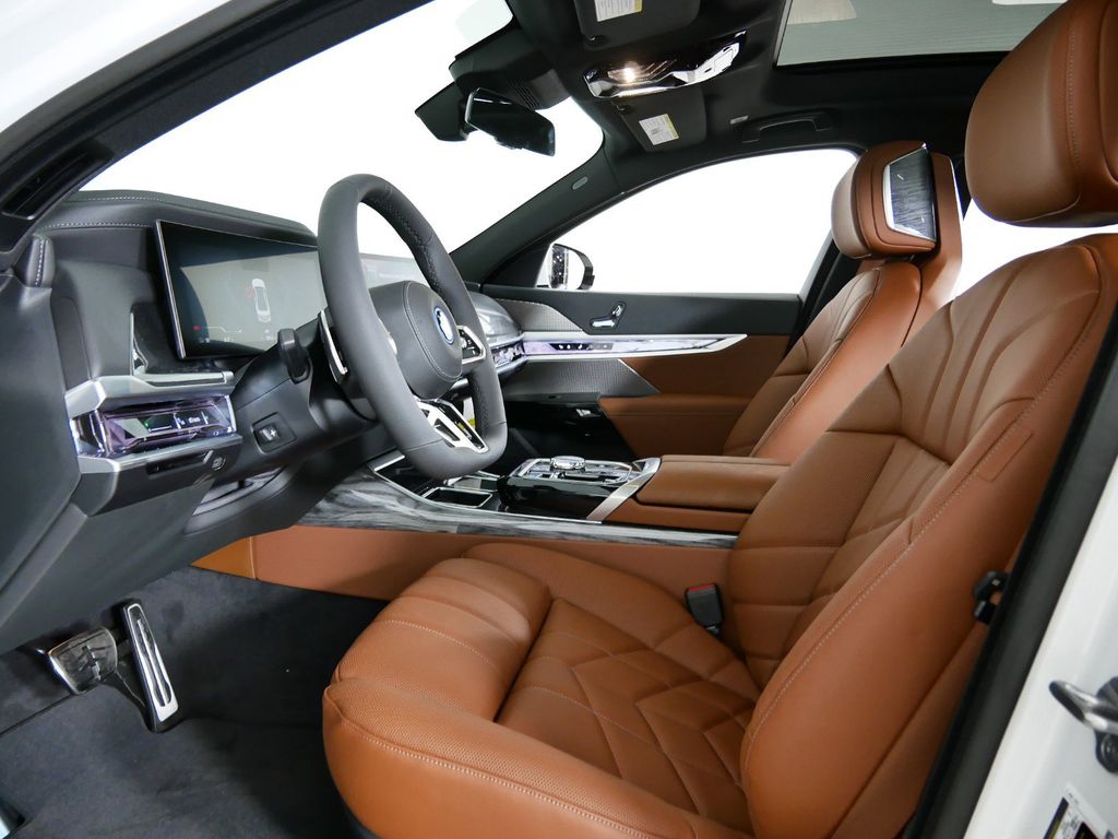 Thumbnail: 2024 BMW i7 - 30