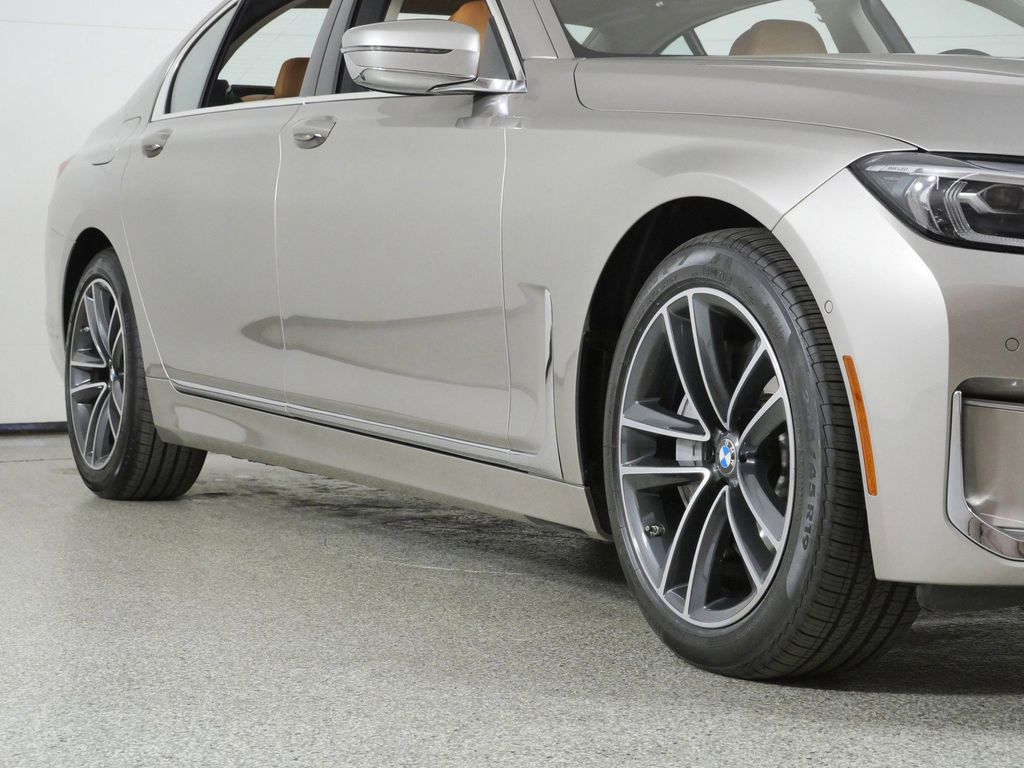 Thumbnail: 2022 BMW 7 Series - 7