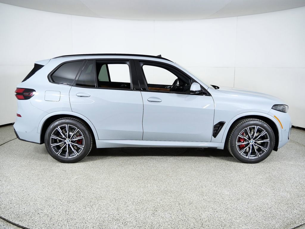 Thumbnail: 2026 BMW X5 - 10