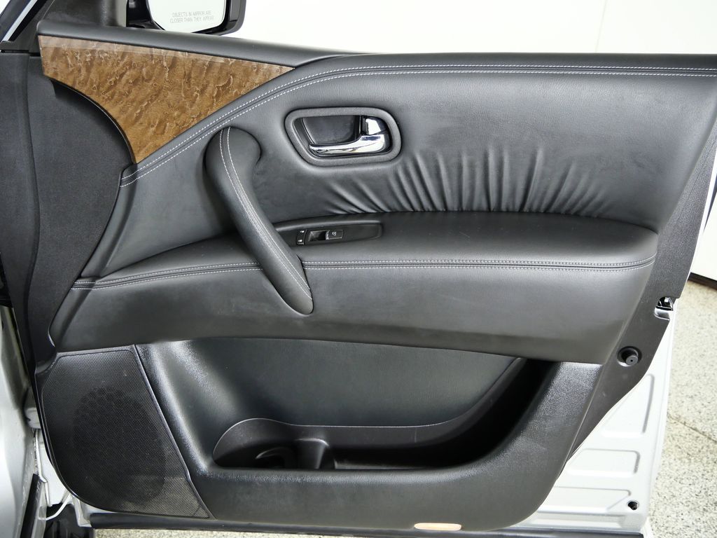 Thumbnail: 2015 INFINITI QX80 - 20