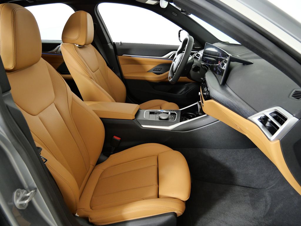 Thumbnail: 2025 BMW i4 - 21