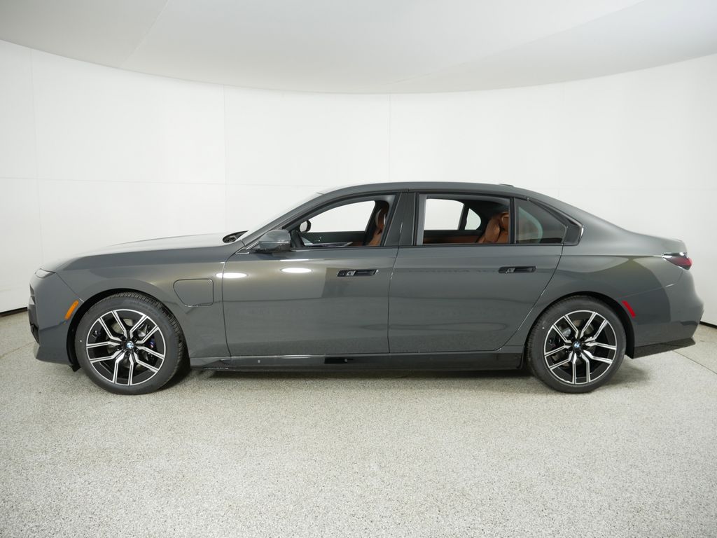 Thumbnail: 2025 BMW 7 Series - 14