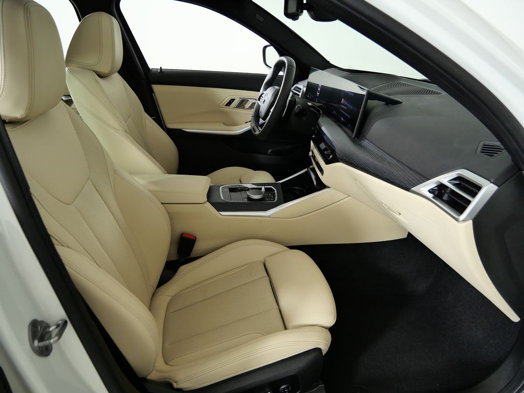 Thumbnail: 2025 BMW 3 Series - 24