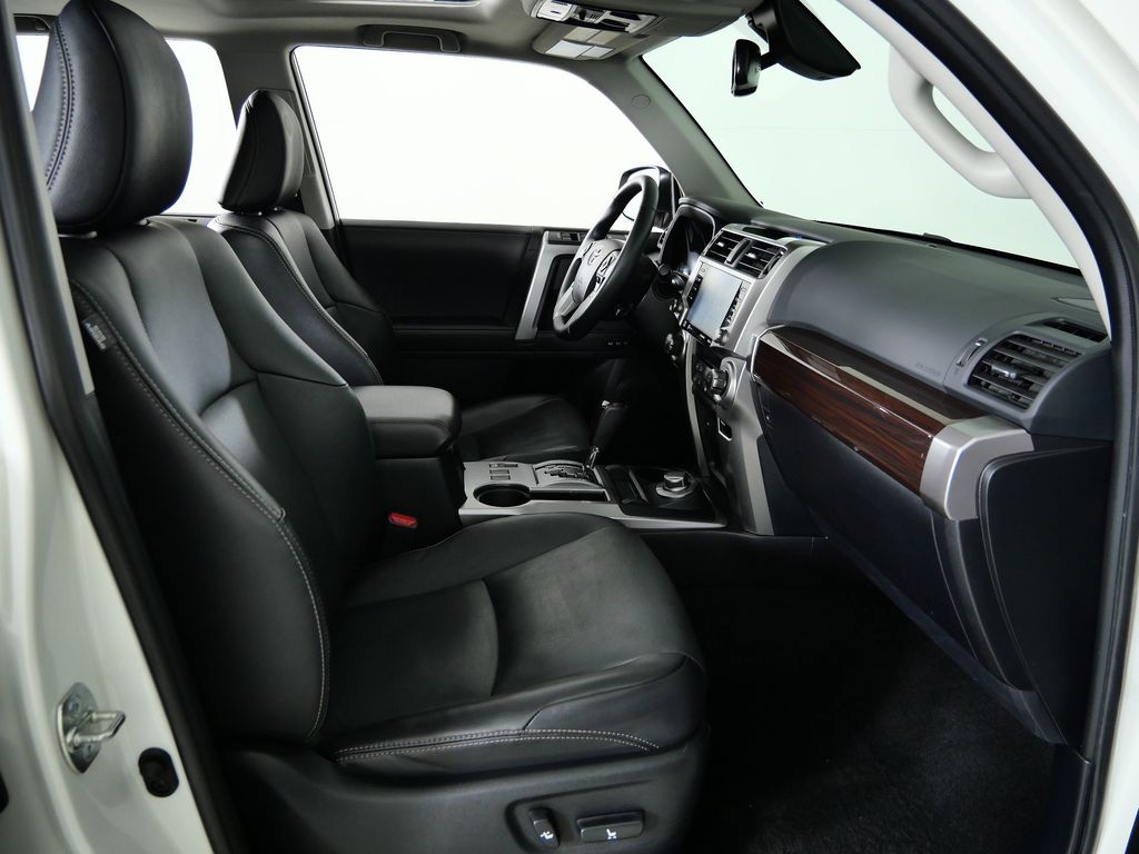 Thumbnail: 2022 Toyota 4Runner - 20