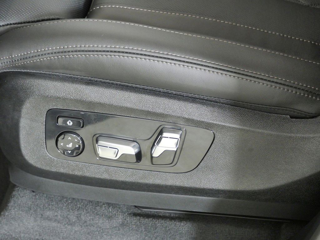 Thumbnail: 2026 BMW X5 - 39
