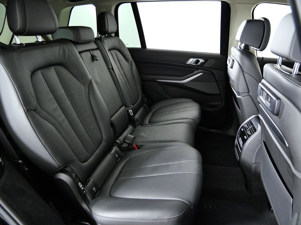 Thumbnail: 2020 BMW X7 - 27