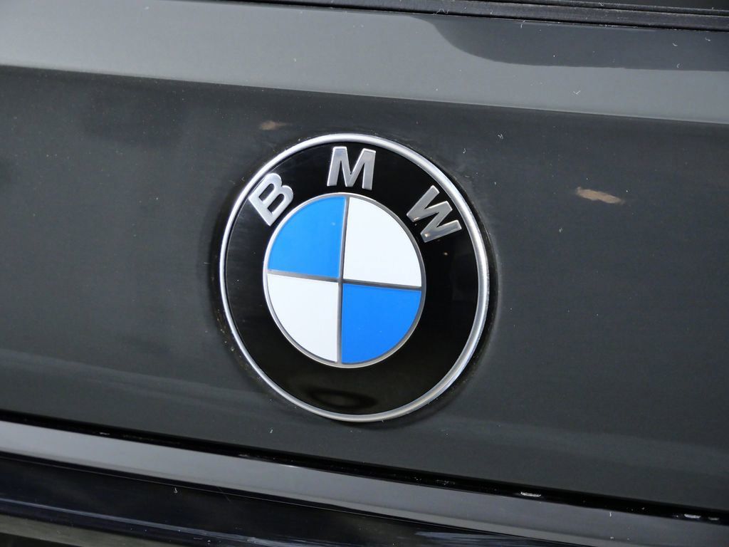 Thumbnail: 2026 BMW X7 - 13