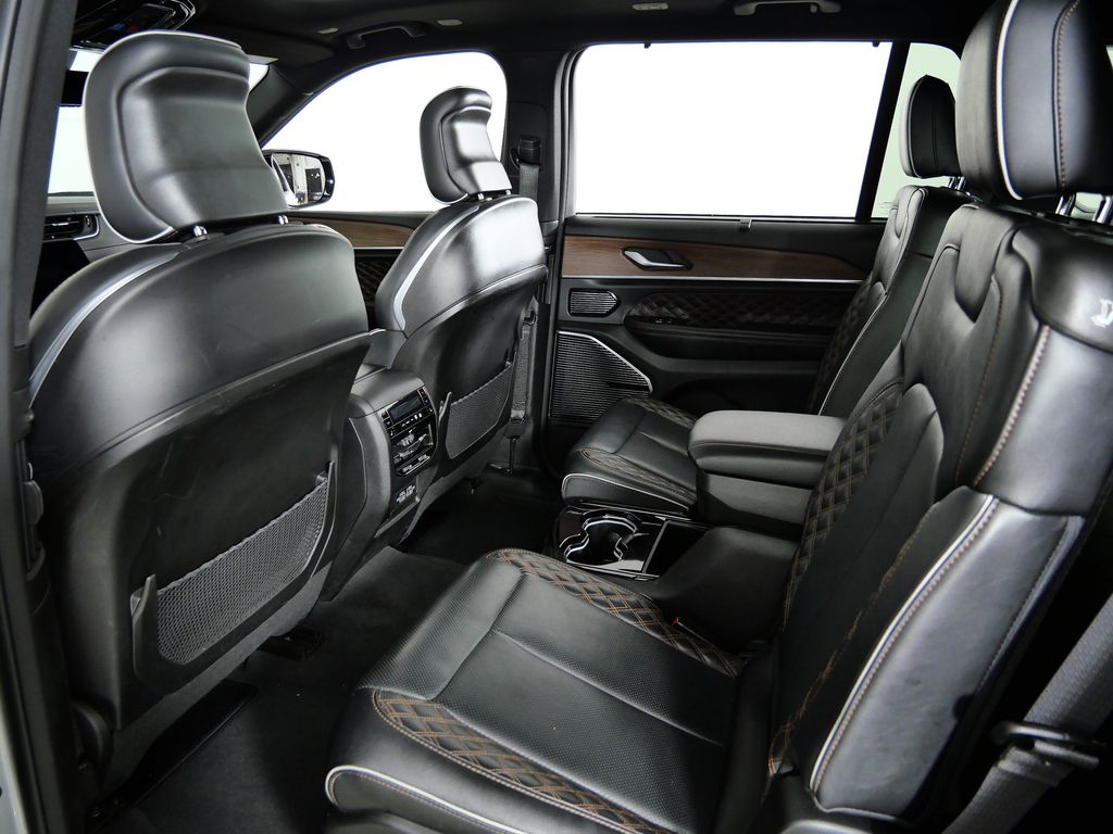 Thumbnail: 2023 Jeep Grand Cherokee L - 31