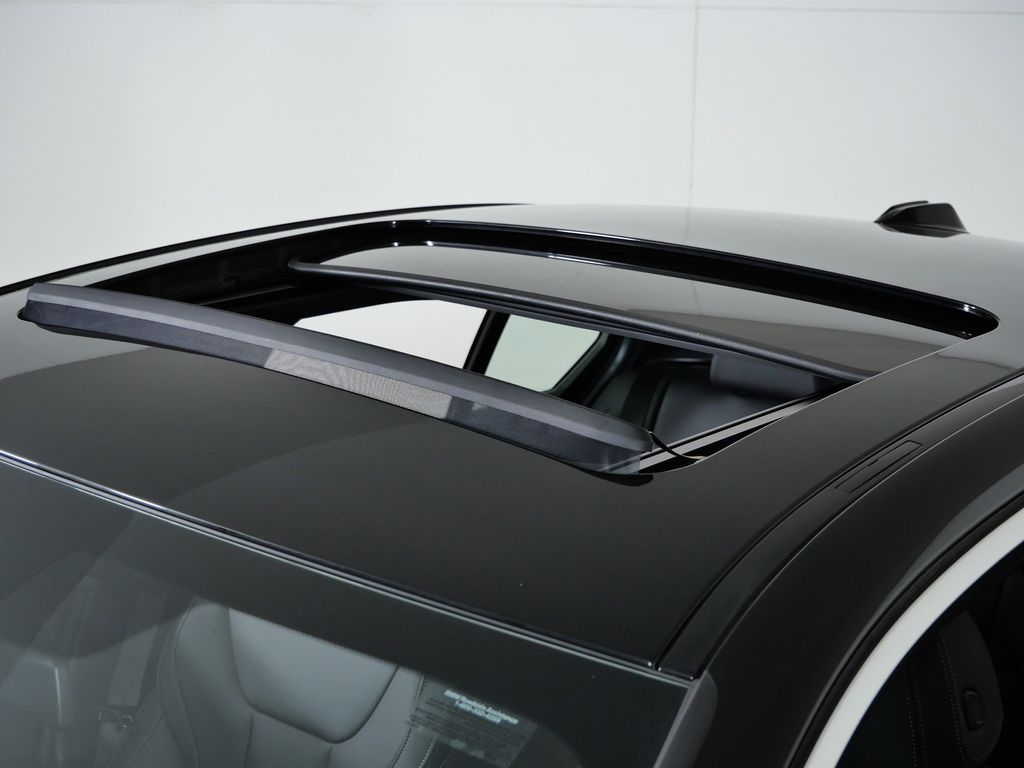 Thumbnail: 2026 BMW 3 Series - 18