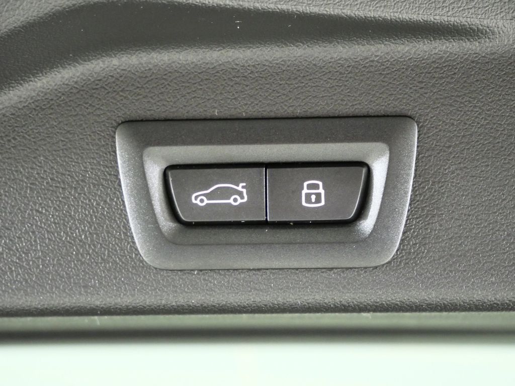 Thumbnail: 2026 BMW X5 - 30