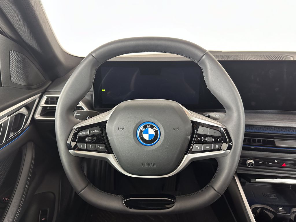 Thumbnail: 2025 BMW i4 - 8