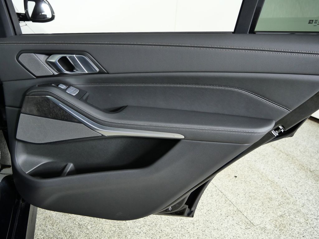 Thumbnail: 2025 BMW X7 - 30