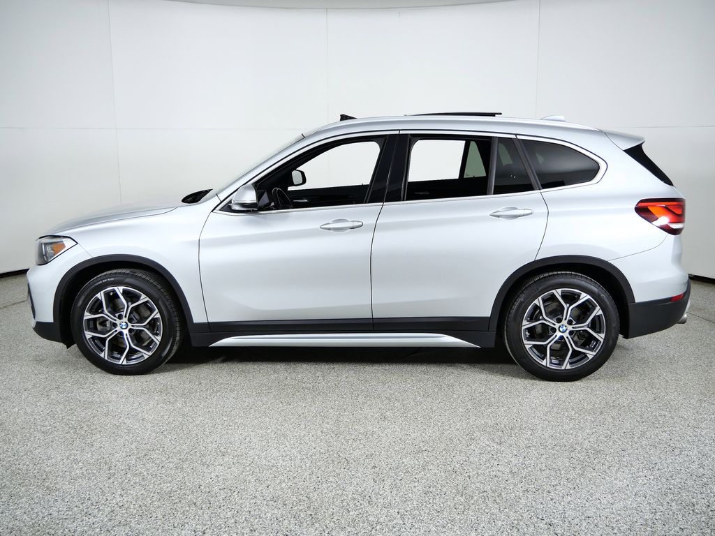 Thumbnail: 2021 BMW X1 - 16