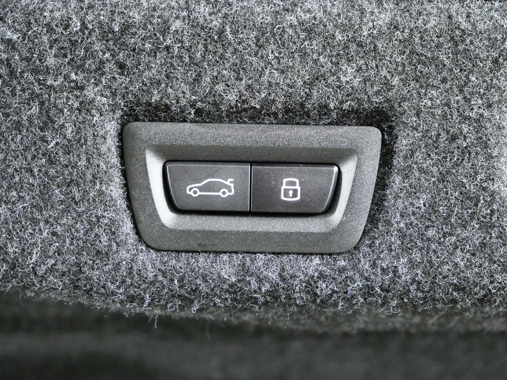 Thumbnail: 2026 BMW 5 Series - 27