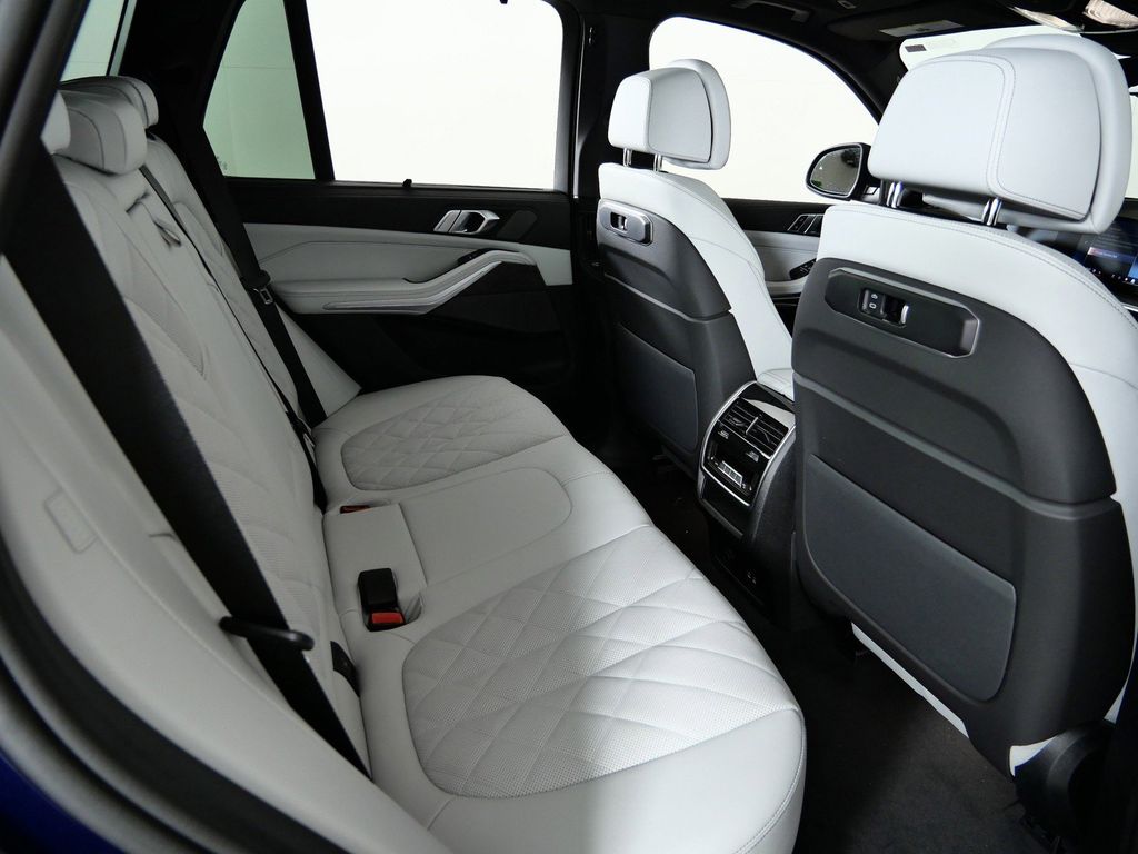 Thumbnail: 2026 BMW X5 - 26