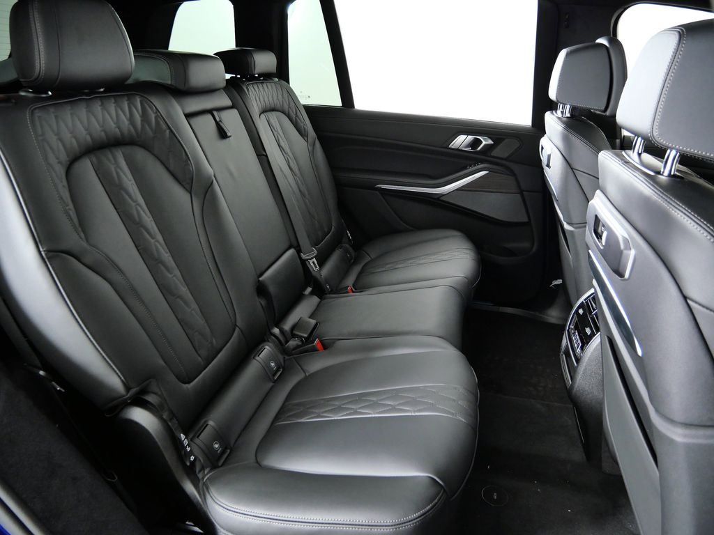 Thumbnail: 2026 BMW X7 - 27