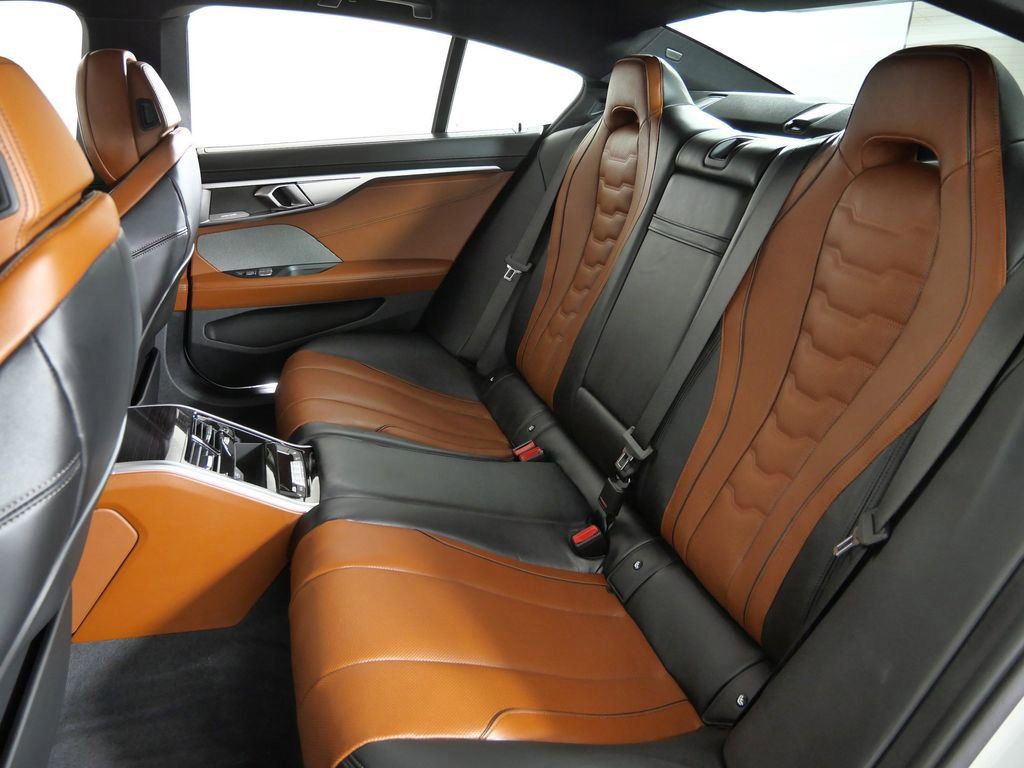Thumbnail: 2026 BMW 8 Series - 31
