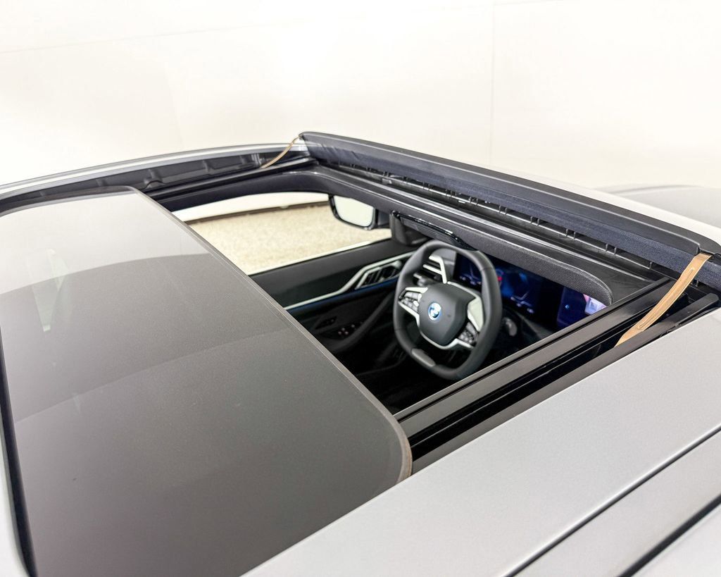 Thumbnail: 2025 BMW i4 - 21