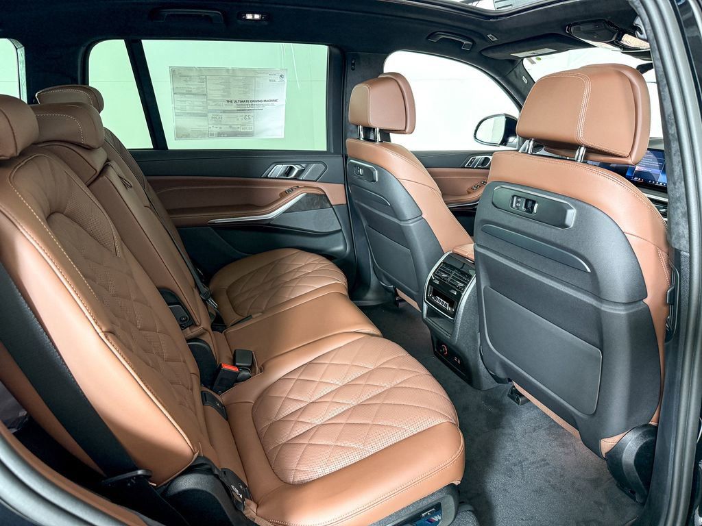 Thumbnail: 2026 BMW X7 - 28