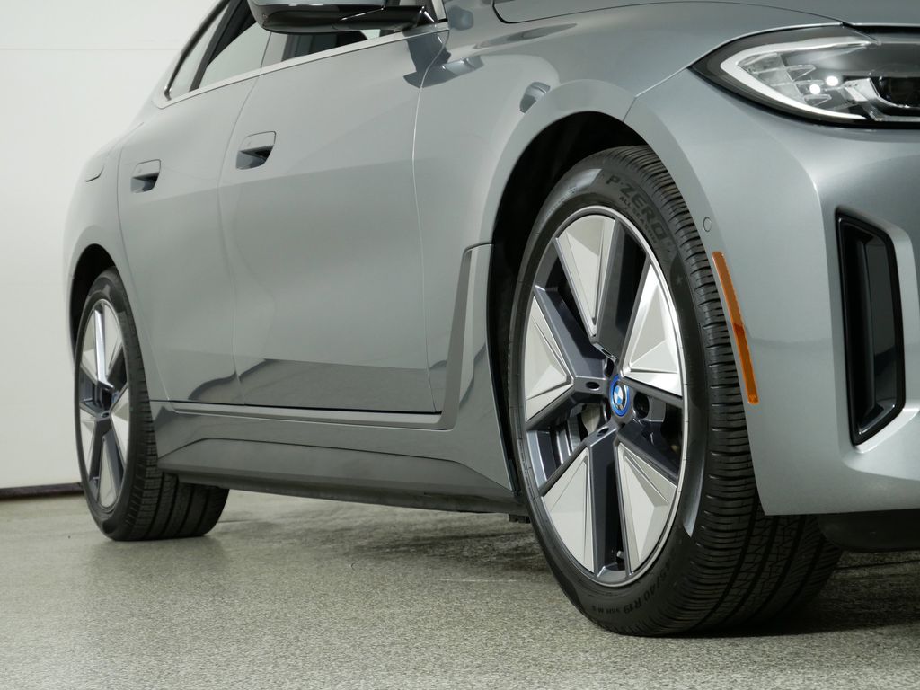 Thumbnail: 2023 BMW i4 - 6