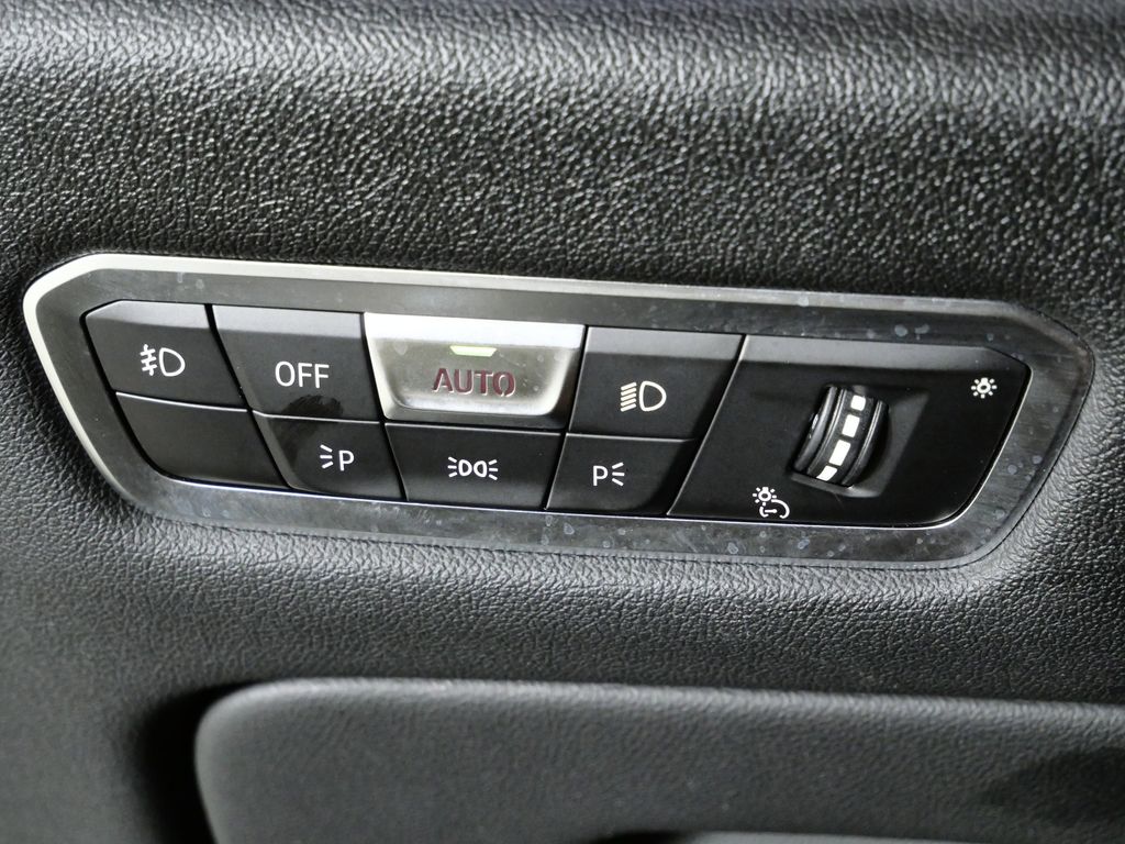 Thumbnail: 2021 BMW X5 - 40