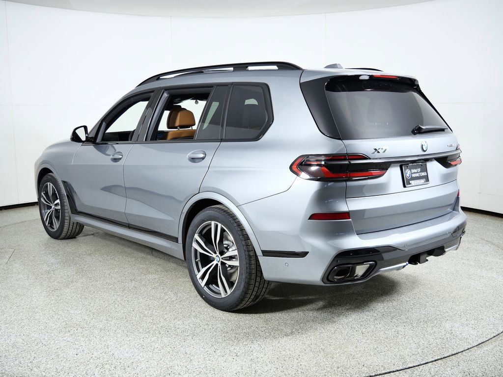 Thumbnail: 2026 BMW X7 - 16