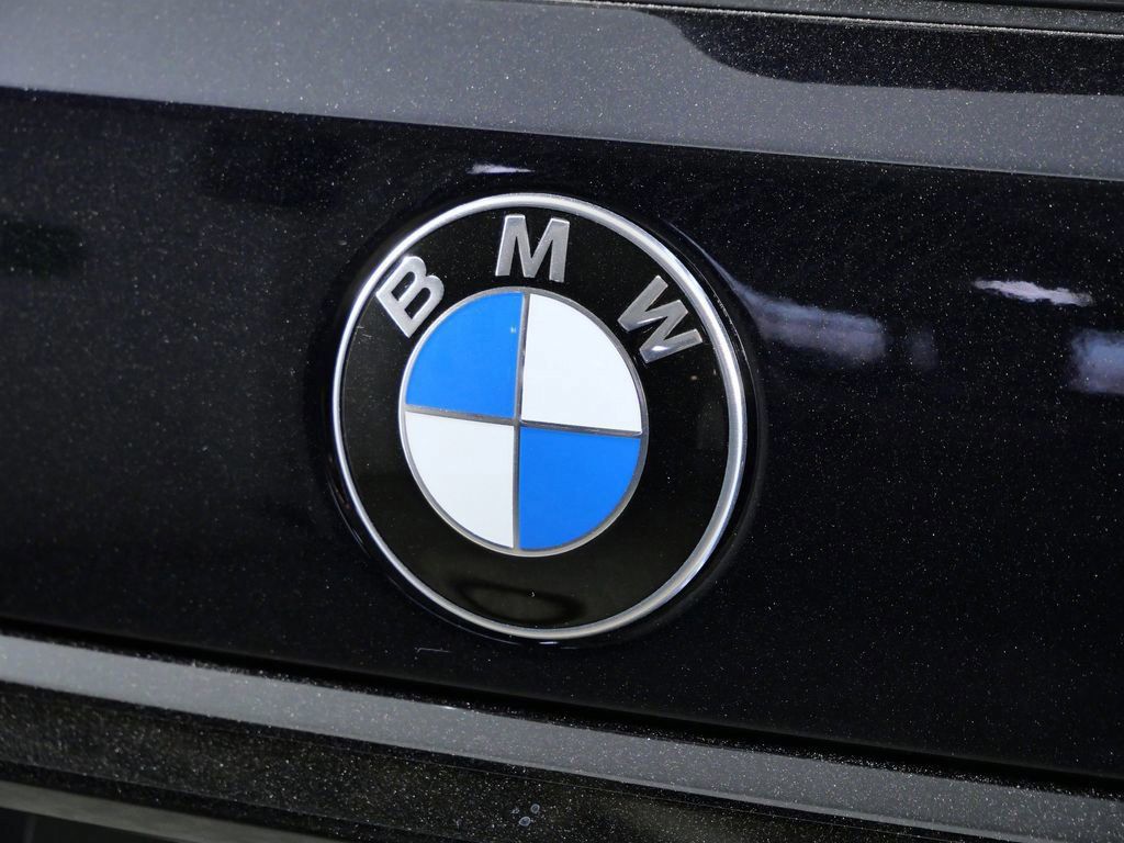Thumbnail: 2026 BMW X7 - 12