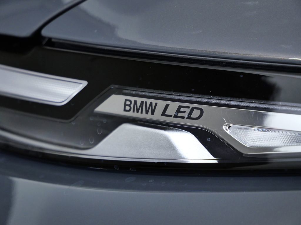 Thumbnail: 2026 BMW X7 - 6