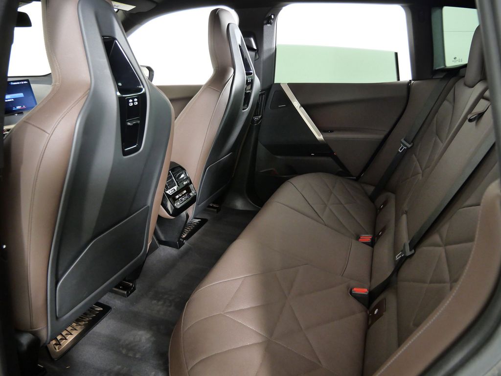 Thumbnail: 2023 BMW iX - 35