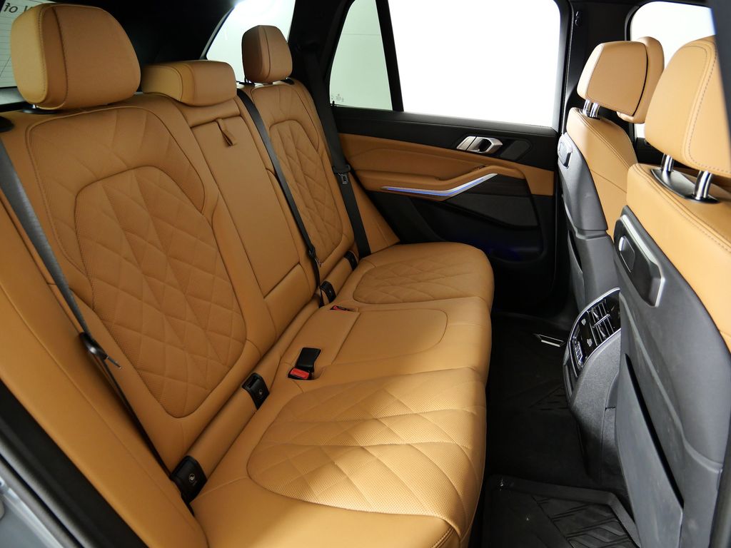Thumbnail: 2025 BMW X5 - 26