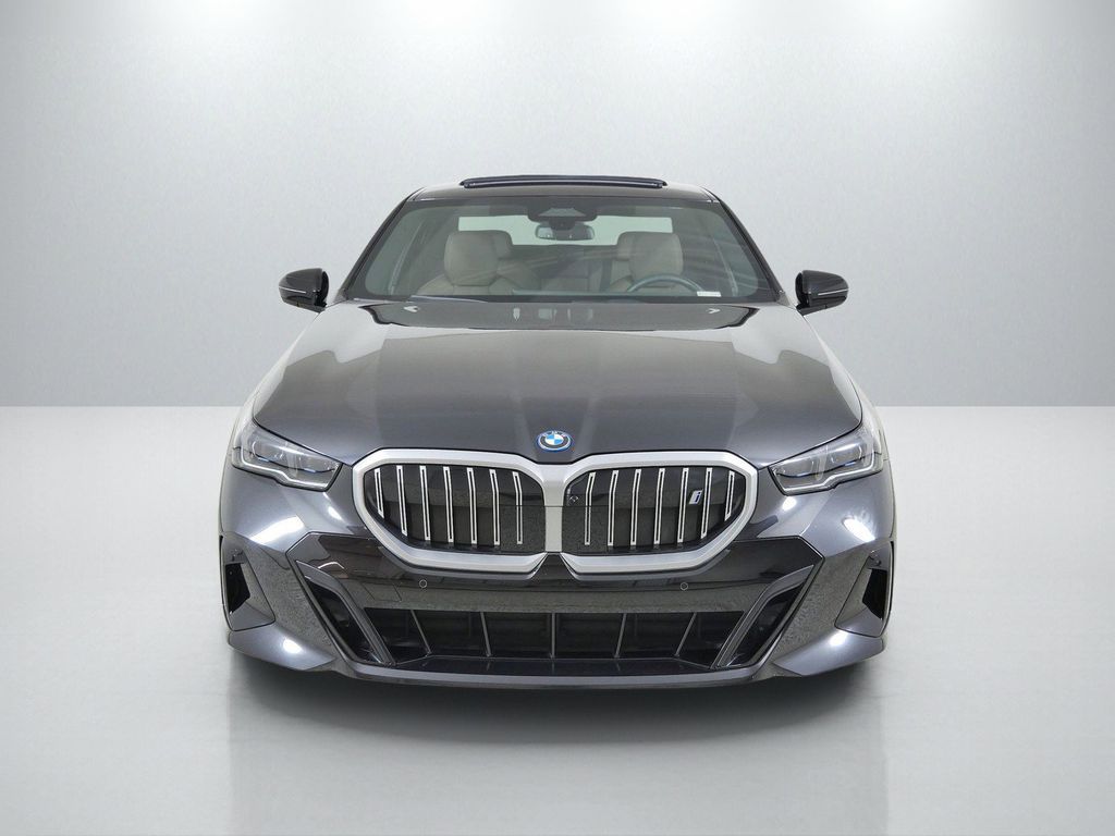 Thumbnail: 2026 BMW i5 - 2