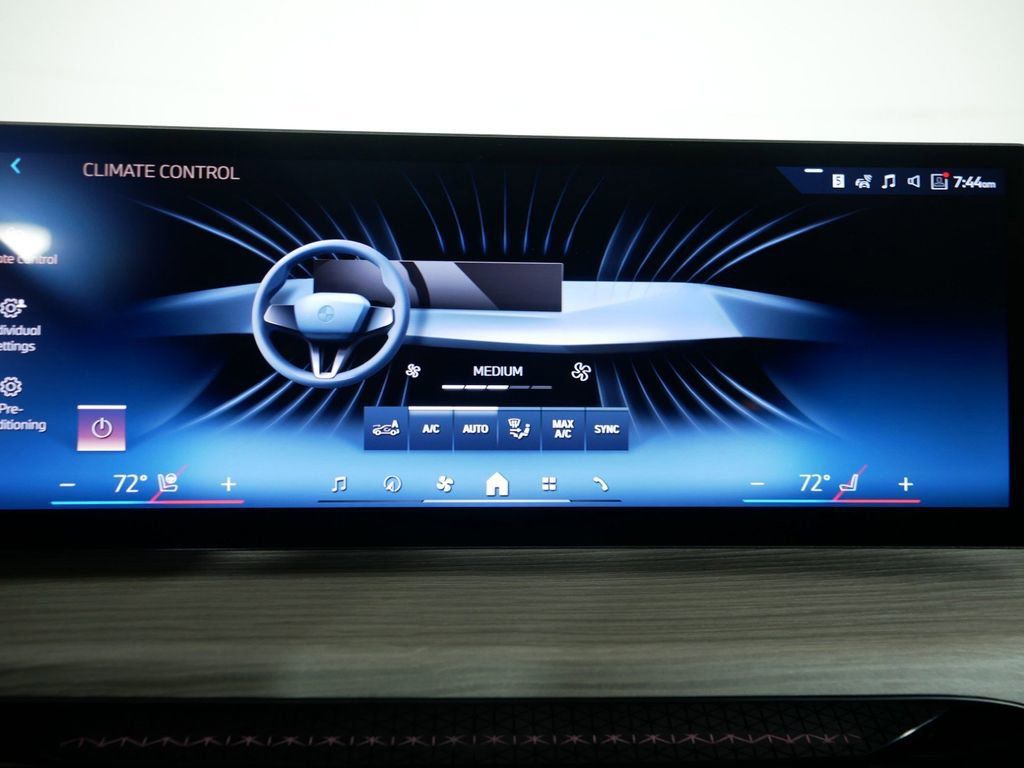 Thumbnail: 2025 BMW 3 Series - 45