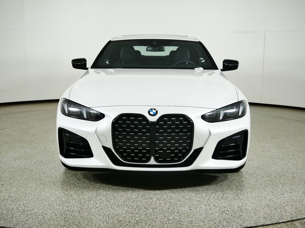 Thumbnail: 2026 BMW 4 Series - 4