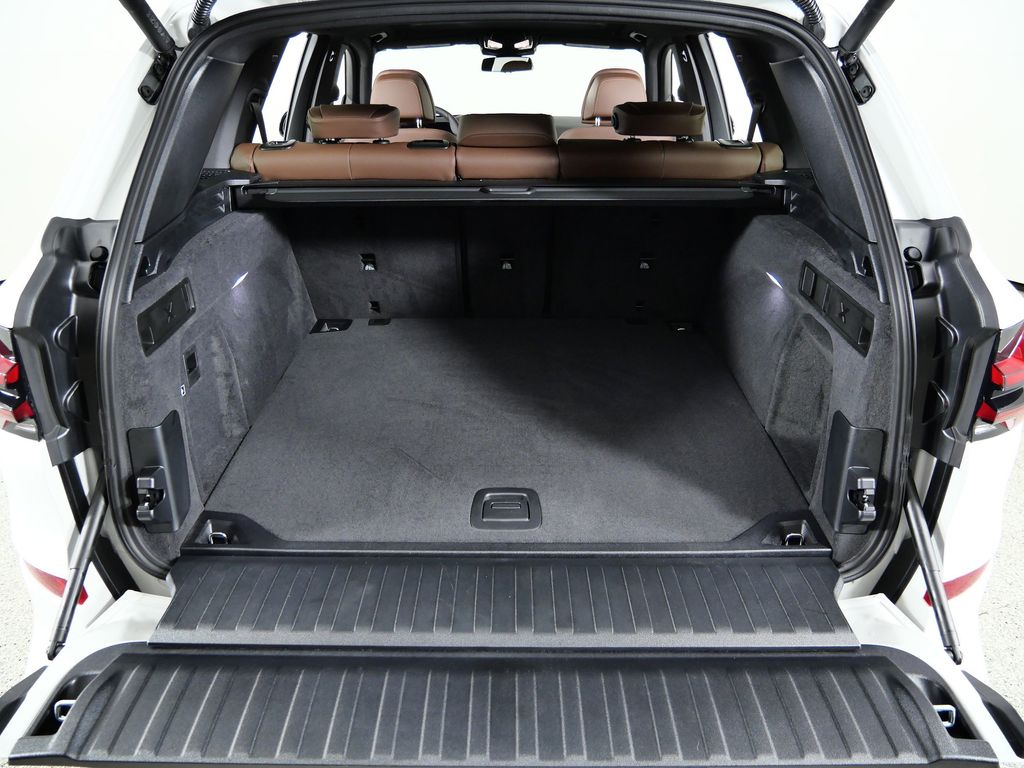 Thumbnail: 2026 BMW X5 - 28