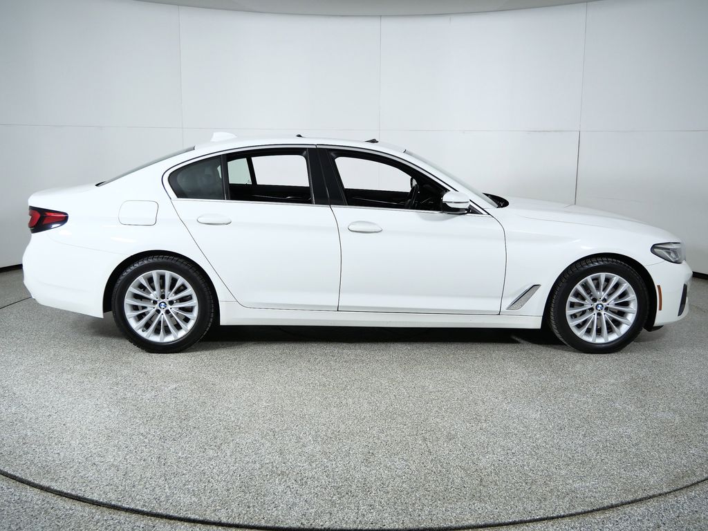 Thumbnail: 2022 BMW 5 Series - 9