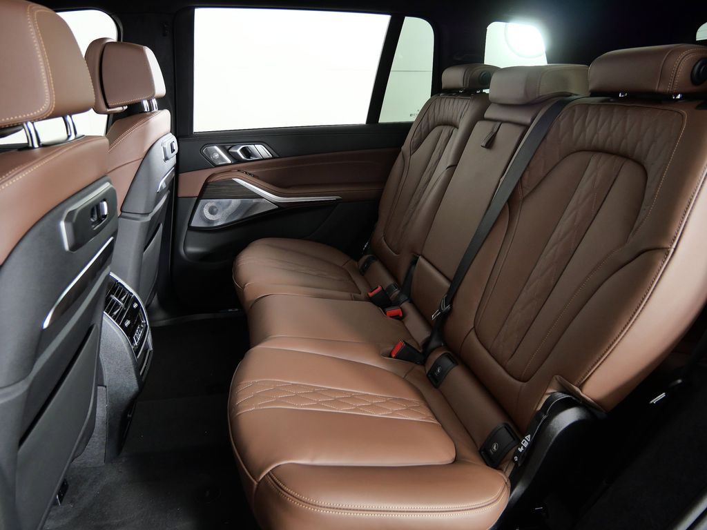 Thumbnail: 2026 BMW X7 - 35