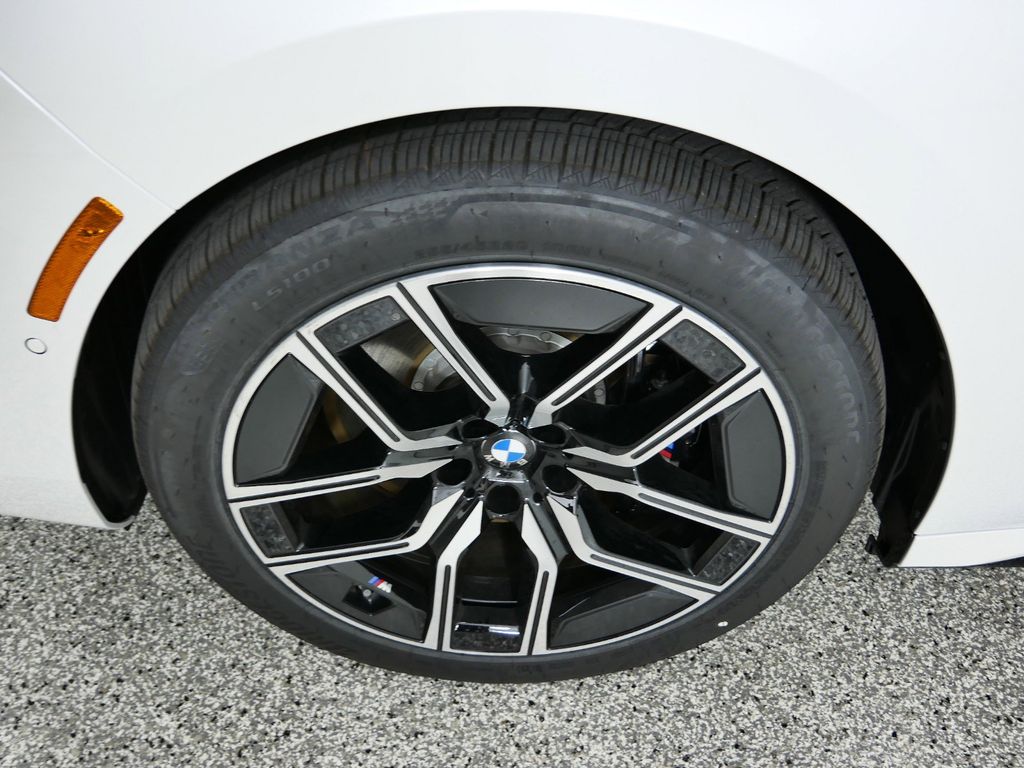 Thumbnail: 2024 BMW i7 - 18