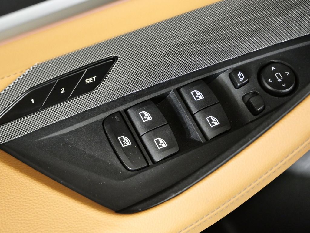 Thumbnail: 2025 BMW i4 - 40