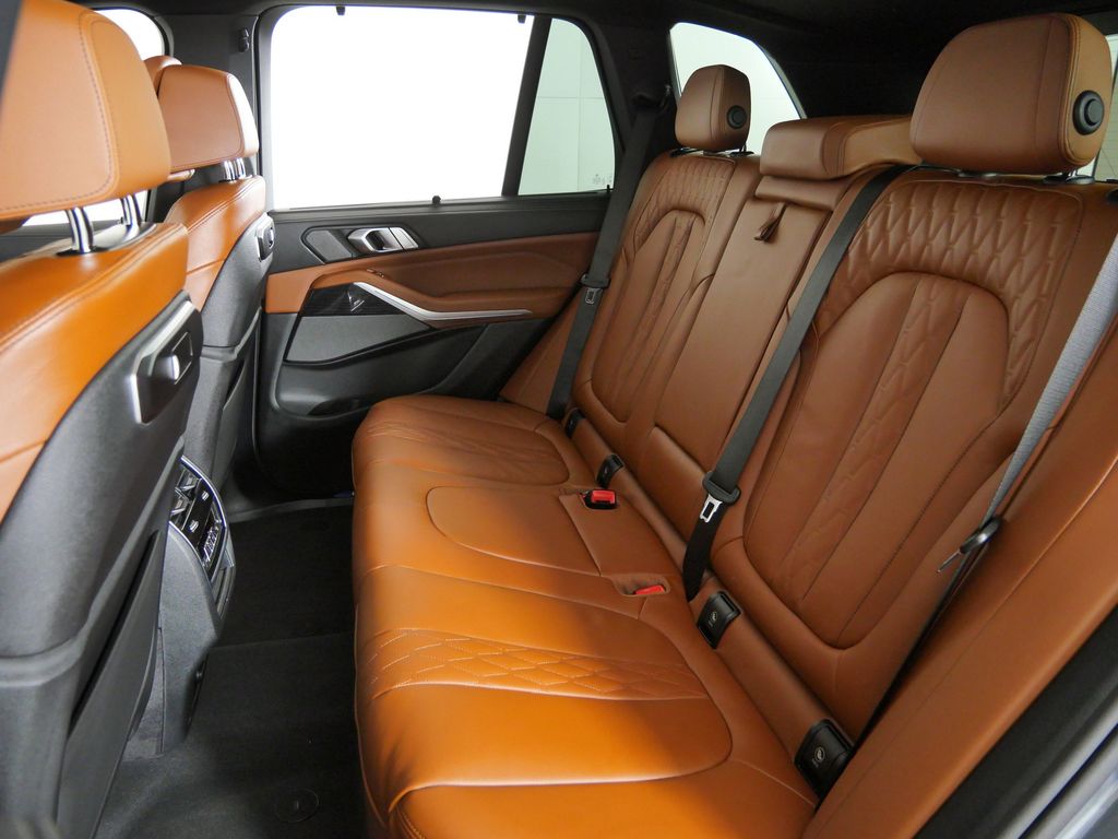 Thumbnail: 2026 BMW X5 - 33