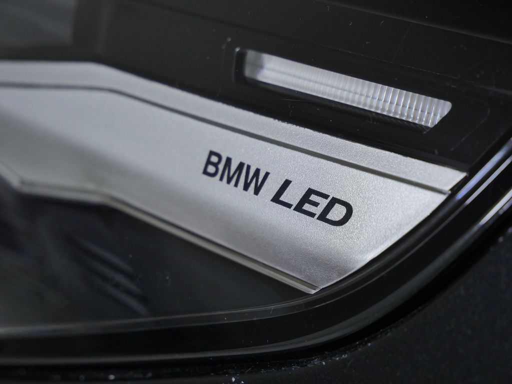 Thumbnail: 2026 BMW i5 - 5