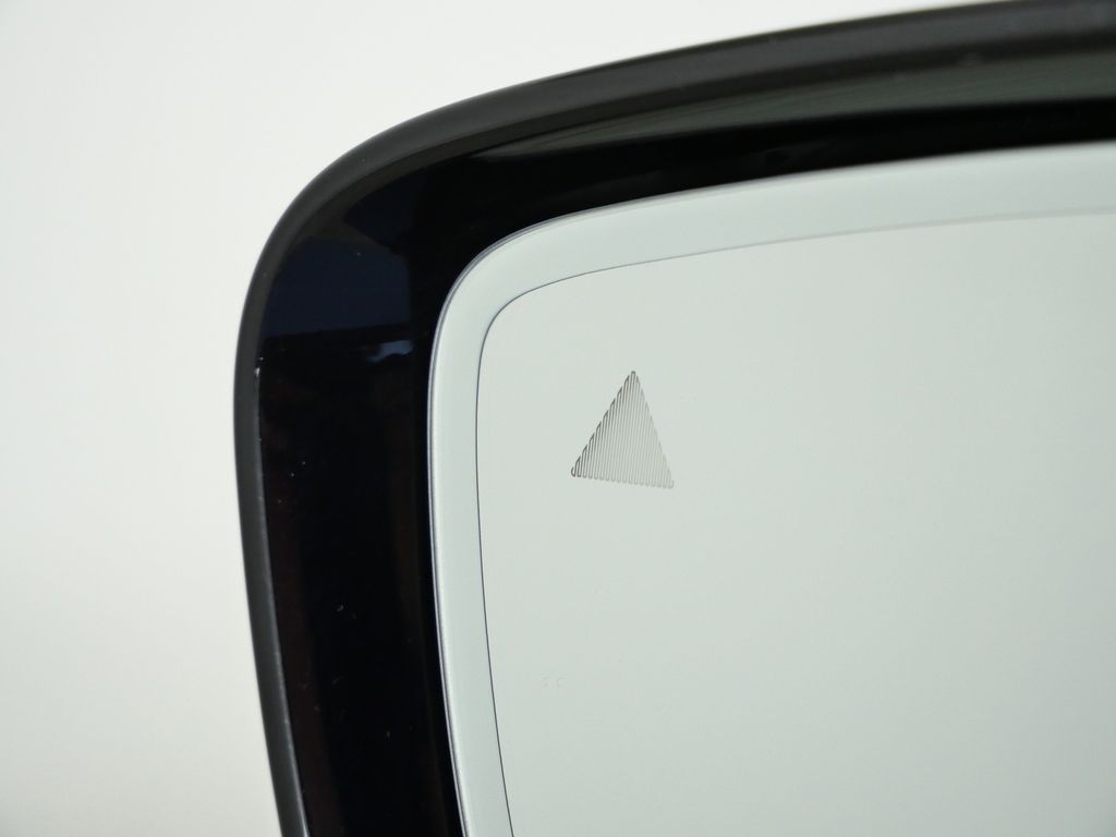 Thumbnail: 2023 BMW M2 - 31