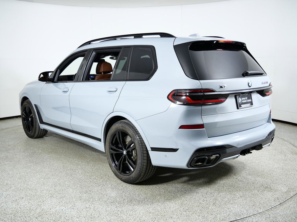 Thumbnail: 2025 BMW X7 - 15