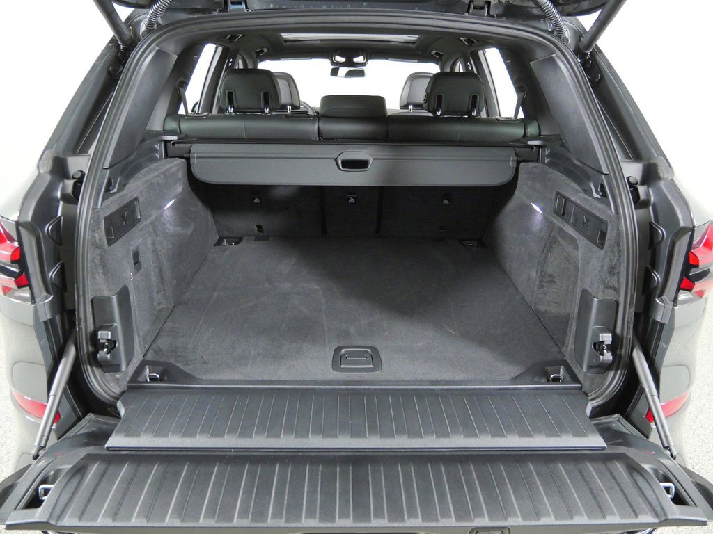 Thumbnail: 2026 BMW X5 - 28