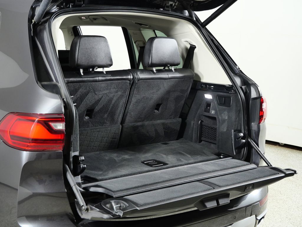 Thumbnail: 2021 BMW X7 - 31