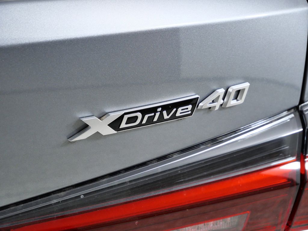 Thumbnail: 2026 BMW i4 - 12