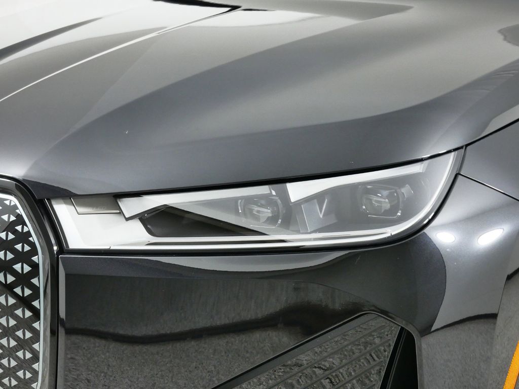 2025 BMW iX xDrive50 17