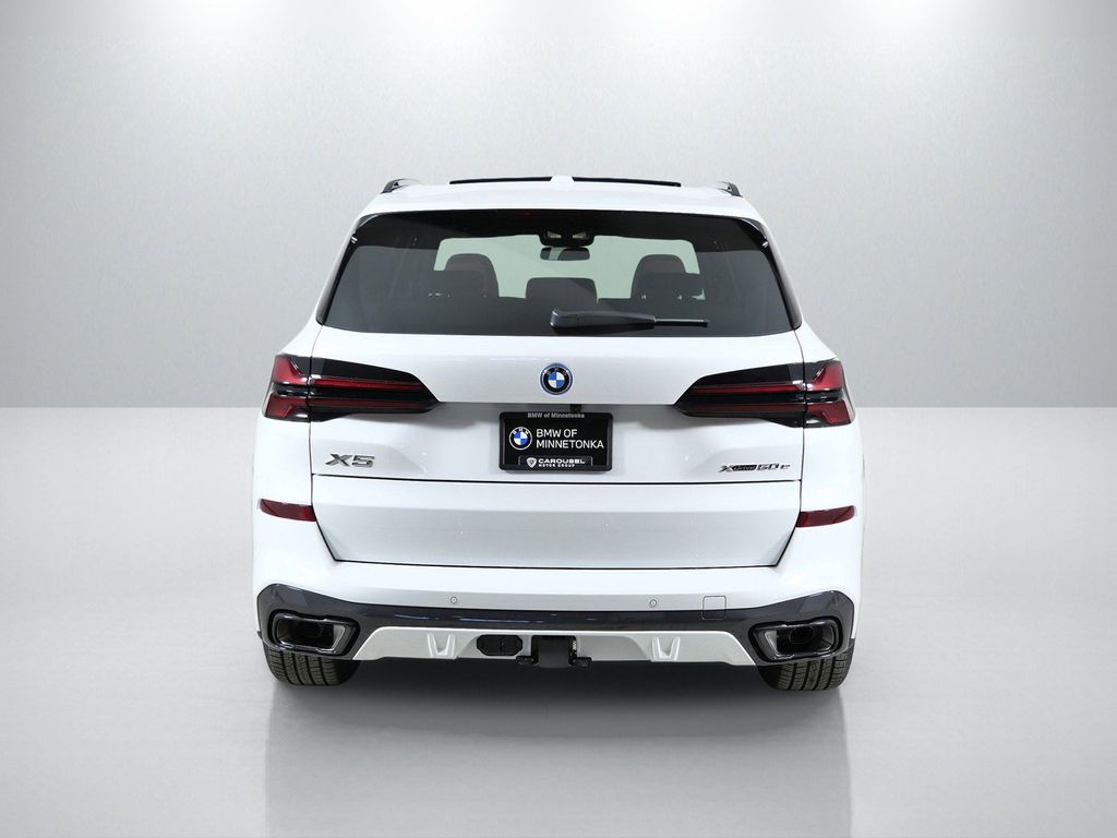 Thumbnail: 2026 BMW X5 - 10