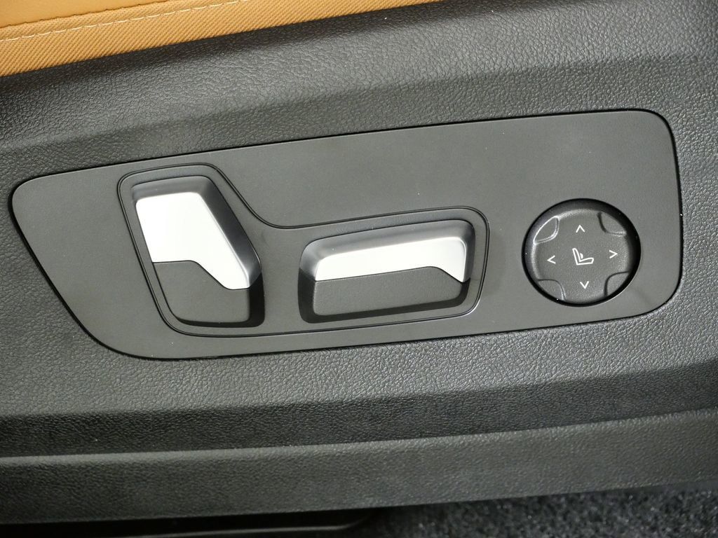 Thumbnail: 2026 BMW X5 - 24