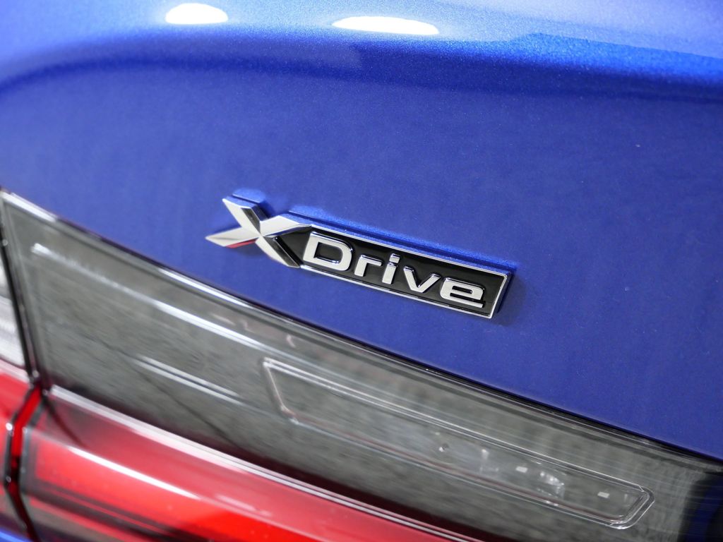 Thumbnail: 2026 BMW 3 Series - 13