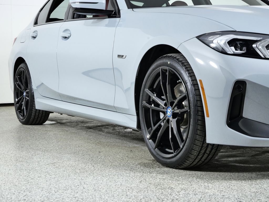 Thumbnail: 2023 BMW 3 Series - 8